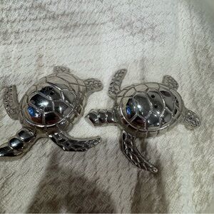 Like New Arthur Court Designs Sea Turtle salt and pepper shakers